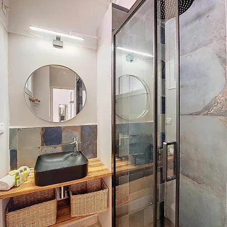 Nestor&jeeves - Trip - - Balcony Apartment *