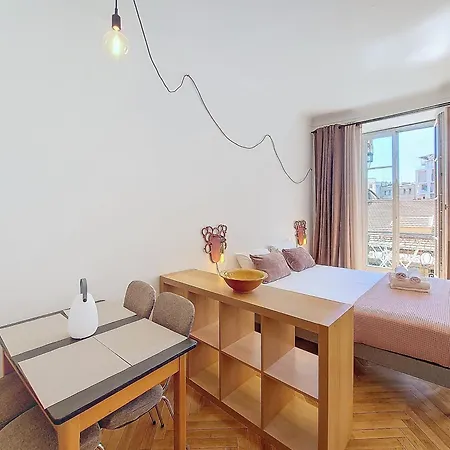 Nestor&jeeves - Trip - - Balcony アパート *